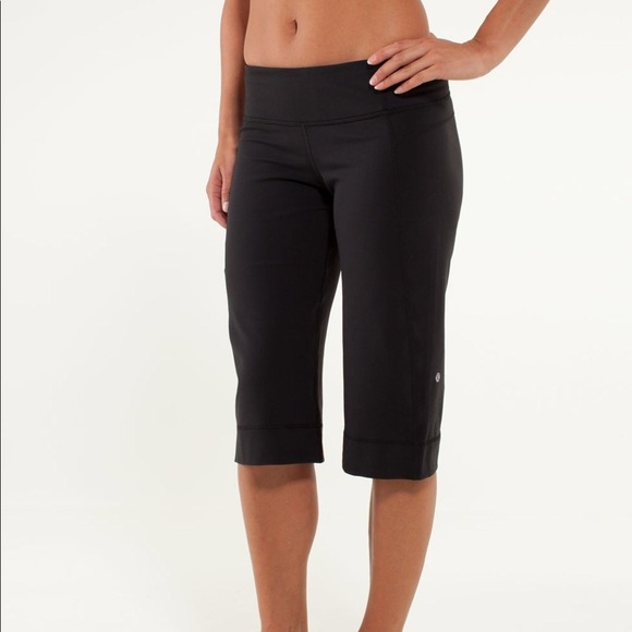 Lululemon Black Cropped Pants Size 2 - Picture 1 of 3